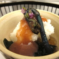 日本料理 晴山 - 新わかめと貝柱の長芋梅肉和え
