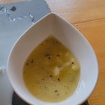 喫茶 紬 - キウイミルクのソースは後から挿入