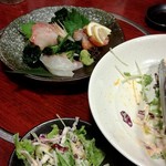 個室くずし割烹 なまら屋  - 北海鮮魚の刺身3点盛りと北海道産チーズたっぷりのシーザーサラダ