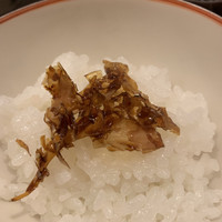 津の守坂 小柴 - 広島県産コシヒカリの土鍋ご飯とまぐろの節煮