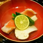 蓬左茶寮 - 金目鯛 松茸 吸物