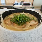 Marushin Ramen - 横から　ラーメン大盛