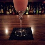 ウォータークラブ - ウォッカ、無花果、生姜のカクテル