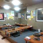 炭火焼肉 三千里 - 店内