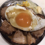 大衆肉酒場 月～豕 - 