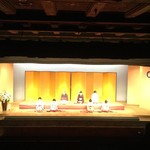 銀座ろくさん亭 - 小唄のお師匠さんも股関節亜脱臼