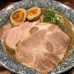 頑固麺 - 濃厚白湯 煮干しとりとんこつ＋味玉トッピング