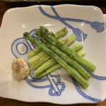 炉端焼きと日本酒とたくらんけ - アスパラ焼き