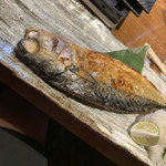 炉端焼きと日本酒とたくらんけ - 鯖焼き