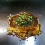 広島流お好み焼き 秀 - 料理写真:肉玉+イカをうどんで
