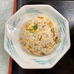 幸来軒 - 半チャーハンラーメン ¥750 の半チャーハン