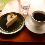Cafe caramelmama - チーズタルトとコーヒー