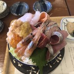 シハチ鮮魚店 - シハチの海鮮丼 ¥1280です。