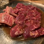 焼肉酒房 らざん - 上カルビ  1,079円と上サガリ 764円