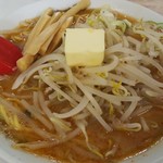 よし乃 - みそバターラーメン(850円)