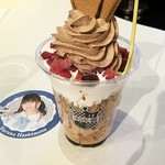 AKB48カフェ&ショップ  - 岡田 奈々のラッキーセブン♡♡チョコレートパフェ：850円