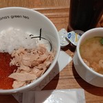 ナナズグリーンティー - ●ランチセット (ｲｸﾗ鮭の親子丼＋ﾄﾞﾘﾝｸ付)1250＋あんみつ210＝1,460円 2019年08月