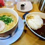 麺屋さ近 - tritonラーメン（塩）とハーフカレー。tritonラーメンとミニカレーのセットの方が好かったかも。