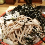 創作十割蕎麦 とらせんにん - 太くて角張ったそば。