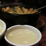 Bokutei - 石焼ビビンバ付属のスープ