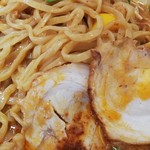 さわだの担々麺 - しっかりとした太麺とチャーシュー