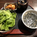 Binchou Tanyakiniku To Shabu Shabu Kotora - 石焼カルビビビンバに付いてくるサラダとスープ