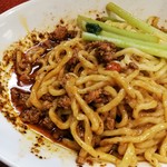 麺や金時 - 絶妙な甘味がクセになる肉そぼろ