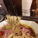 海老丸らーめん - 麺リフト