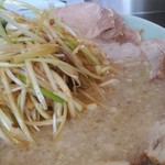 ラーメンショップ椿 - ネギの味付けが美味