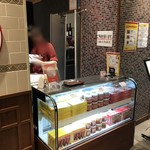 味仙 - テイクアウトコーナー