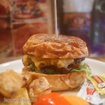 Good News Cafe SHIN - チェダーチーズバーガー