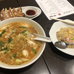 ラーメン 津つ井軒 - 