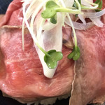 近江牛専門 忠真 - ローストビーフ丼 ズーム