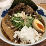 麺屋 猪一 離れ - [限定]黒毛和牛A4～炙り和牛の鬼おろしそば(黒醤油)味付け玉子入り 1,300円