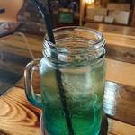 陽だまりcafe - 【アップルジュース】
ジャー入りのオシャレドリンク。
味はよくあるアップルジュースですが、これまた量が多めの大サービス。