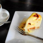 ビストロカフェ ワンナー - レアチーズケーキ焦がしバニラ飴
