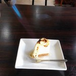 ビストロカフェ ワンナー - バーナーで炙り中