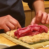 鮨 竜介 - 2019.7.  鮪を全部使って巻きます