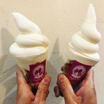 フルーツ＆ソフトクリーム チロル - フルーツとソフトクリーム￥５５０～８００