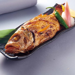 We serve large “Nodoguro” over 500g grilled whole!