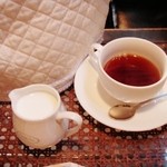 チャ チャ - 紅茶はポットとコジー付きで