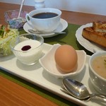 CAFEりんく - アーモンドセットのスープ、サラダ、ゆで玉子・・・
