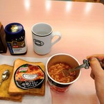 ファミリーマート - クノールのスープデリ。患者やスタッフ用にインスタントご飯も多い。