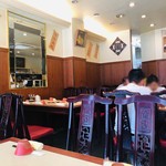 随園別館 - 広々している店内！