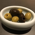 Assortment of 2 types of olives