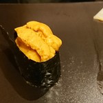 鮨 竜介 - 赤ウニ（下関）