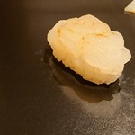 鮨 竜介 - 白海老昆布締め