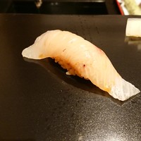 鮨 竜介 - 天然カンパチ