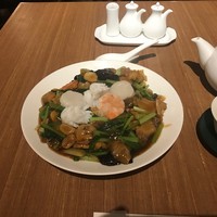 中国薬膳料理 星福 - 特製薬膳海鮮焼きそば（２１００円）