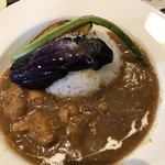 カフェ ド パルファン - なす、かぼちゃ、アスパラがチキンカレーに合います